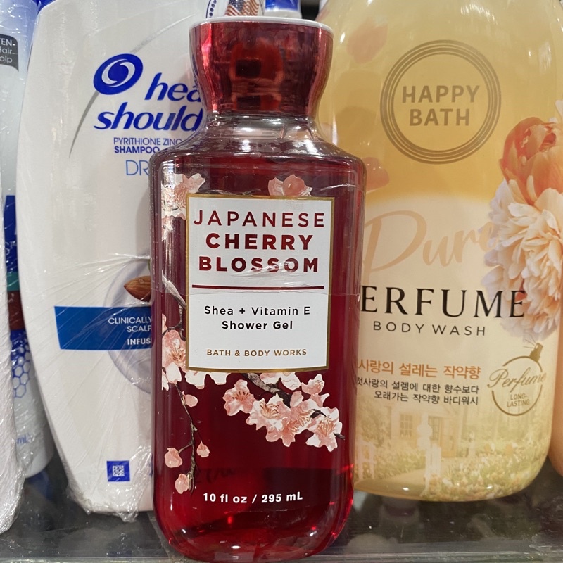 Sữa tắm JAPANESE CHERRY BLOSSOM Bath and Body Works 295ml