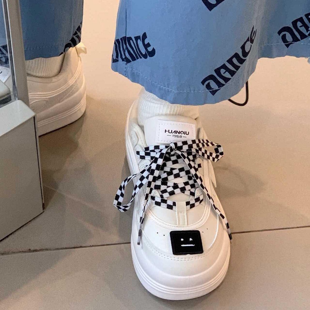 Giày thể thao trắng đế dày phong cách retro thời trang xuân hè 2022 dễ phối đồ cho nữ