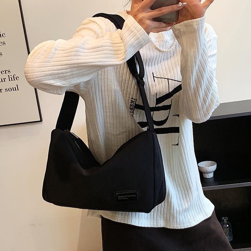 Túi Đeo Vai Thời Trang Phổ Biến Cho Nữ