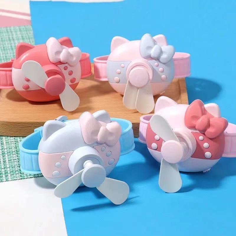 Quạt Đeo Tay Mini Hình Đồng Hồ Mèo Kitty Sạc Cổng USB Dùng Trong Nhà / Ngoài Trời Cho Bé