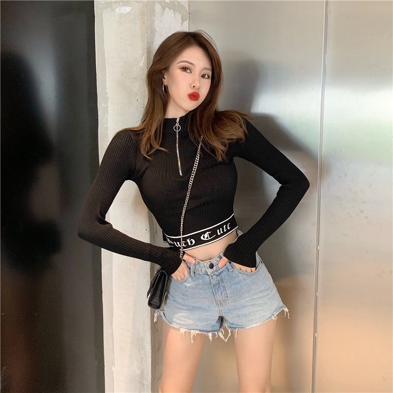 Áo thun COZOK dệt kim tay dài cổ cao hở rốn có khóa kéo in chữ