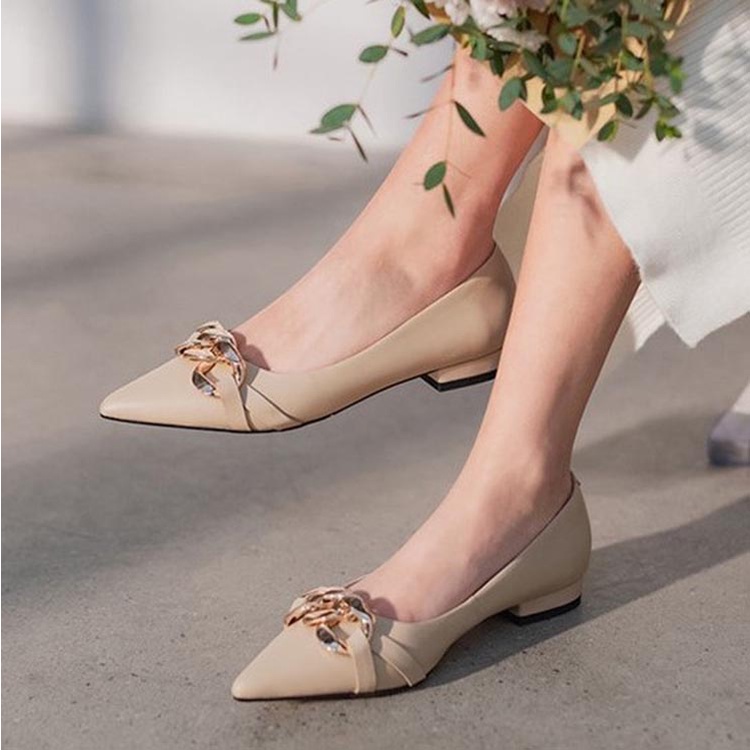 Giày bệt nữ mũi nhọn khóa xích