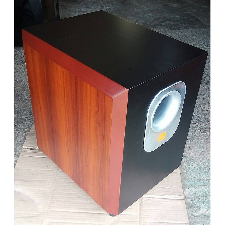 Loa sub JBL 835