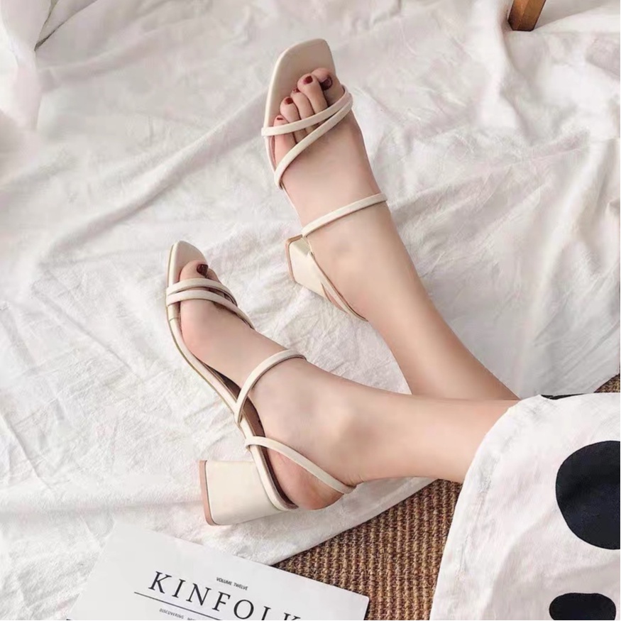Guốc Mã G28 Gót Vuông 4 Dây Đi Được 2 Kiểu Tôn Chân Xinh Xắn