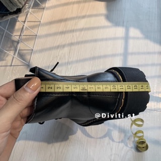 Giày boot màu đen chỉ mã 014