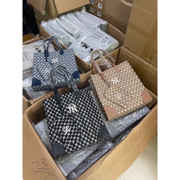 Túi xách nữ TOTE MLB