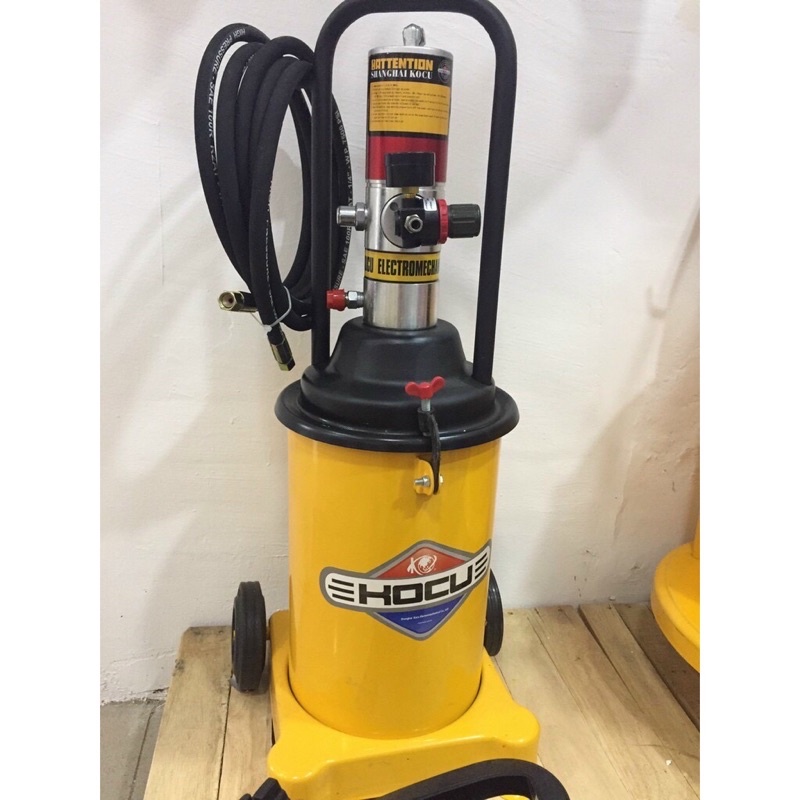 Máy bơm mỡ khí nén 12L KOCU GZ-8