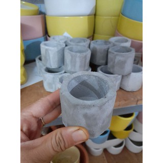 Chậu si măng trụ size nhỏ 5.5x4.5cm hoa đá bmt