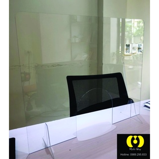 Tấm chắn mica chống giọt bắn có khoét lỗ kích thước 60cm x 60cm (dành cho nhà thuốc, nhà hàng, quán ăn...))