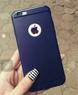 Ốp Đen Nhám Hở Táo cho Iphone 6/ 6 plus