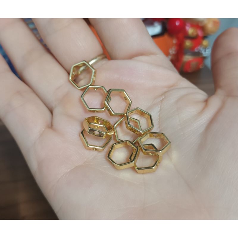 Charm bọc hạt 10li xinh xinh hình lục giác cao cấp