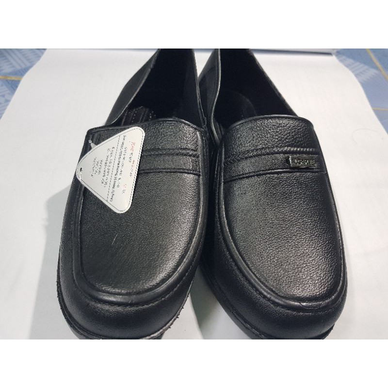 Giày lười nhựa PVC giả da