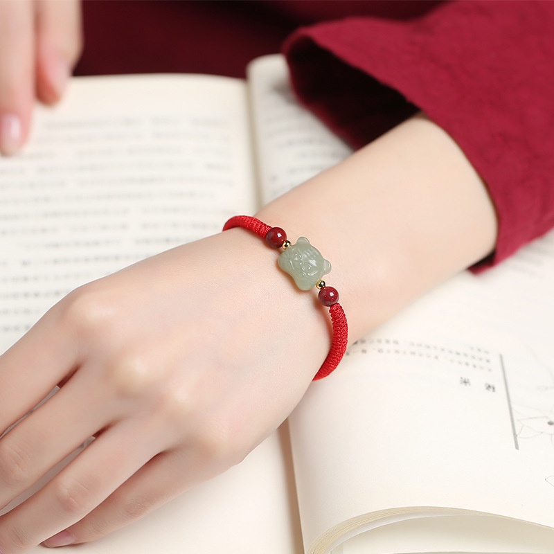 Lắc tay nữ chỉ đỏ Eleanor Accessories ngọc hetian sang trọng đơn giản phụ kiện trang sức đẹp