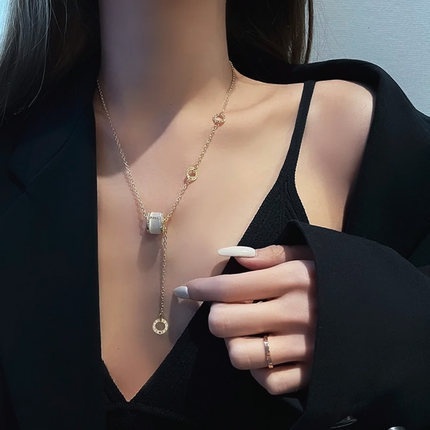 Vòng cổ bằng thép titan mạ vàng thời trang dành cho bạn nữ
