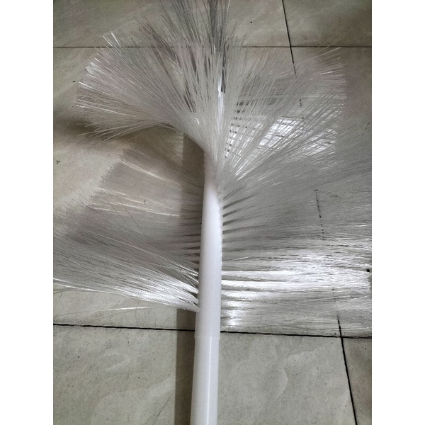 Chổi rửa bình nước suối.