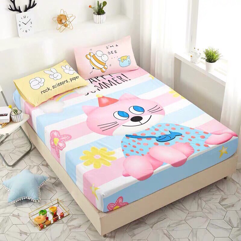 Bộ Ga Giường Kèm 2 Vỏ gối Cotton 3D Hoạ Tiết Cho Bé Yêu_Mẫu MÈO HỒNG