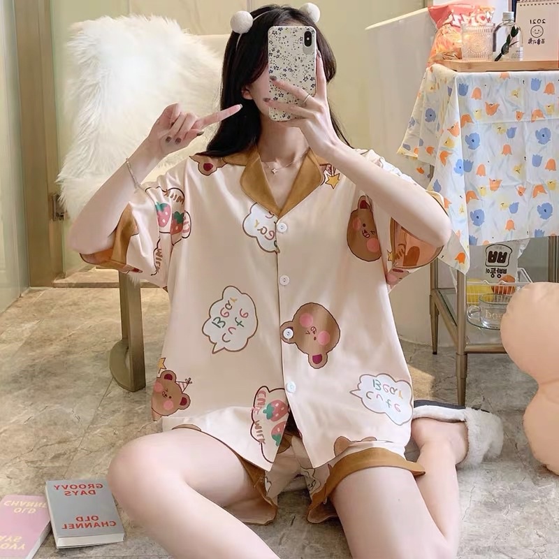 Bộ đồ ngủ pijama nữ cộc tay quần đùi chất lụa Kate Thái mềm mịn màu nude viền nâu họa tiết gấu line - CD0038