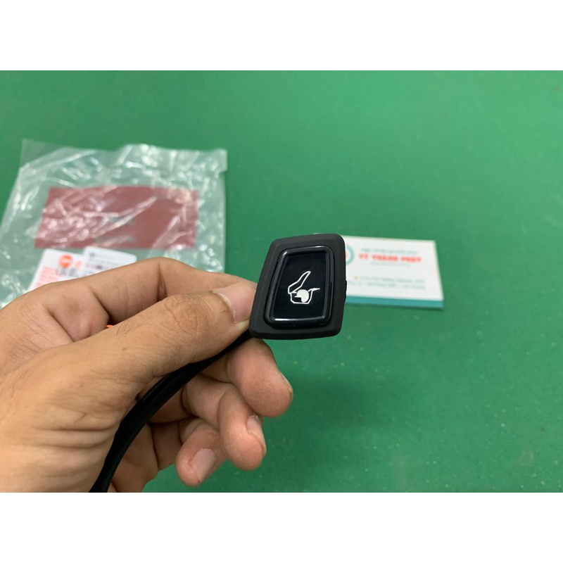 Nút công tắc mở yên Alizabeth