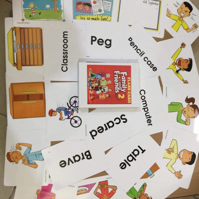 Flashcards family and friends 2 in 1 mặt.