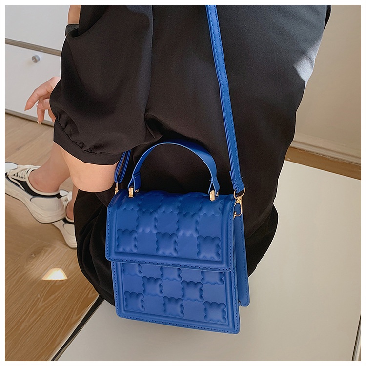 Túi Xách Đeo Vai Hình Vuông Dập Nổi Màu Trơn Phong Cách Thời Trang Hàn Quốc 2022