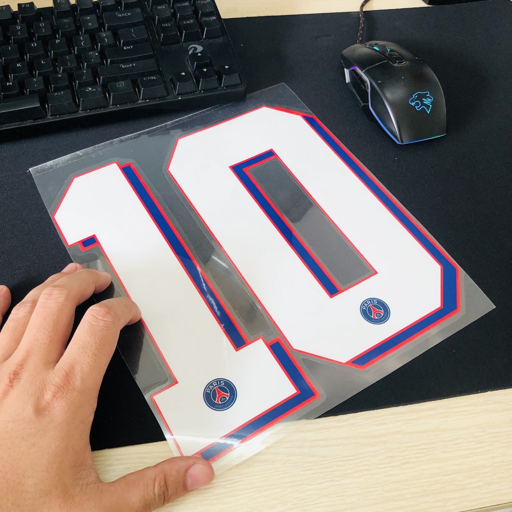 In áo bóng đá tại nhà Với bộ số 10 của MESSI Paris Sain Germain