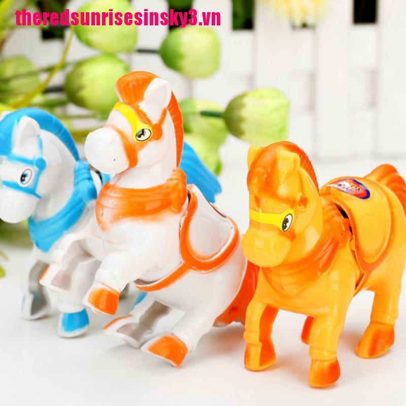 Đồ Chơi Ngựa Di Chuyển Bằng Nhựa Trên Ống Hút
