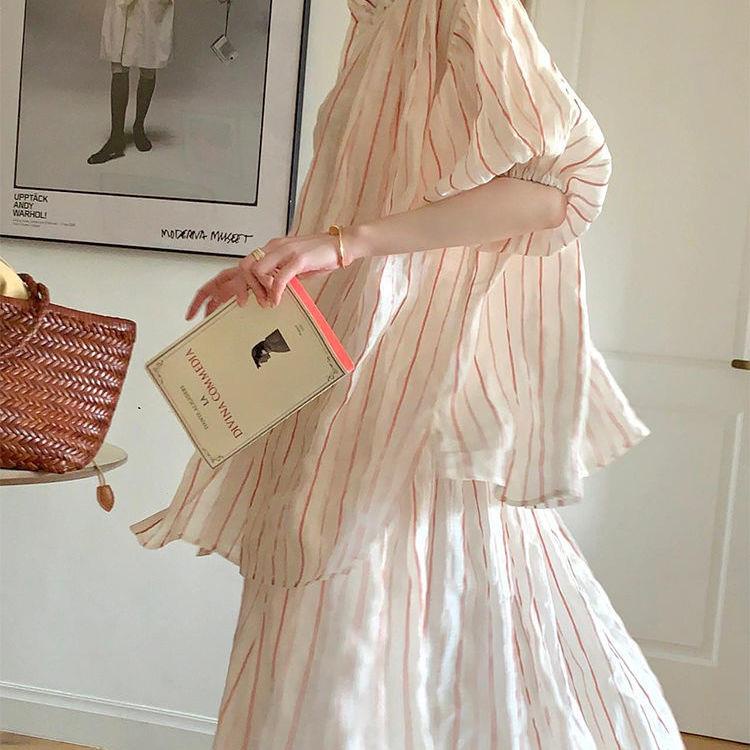 Bộ Trang Phục Hai Mảnh Với Áo Váy Kẻ Sọc Thời Trang Cao Cấp Mùa Hè 2022