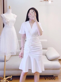 Đầm trắng đuôi cá