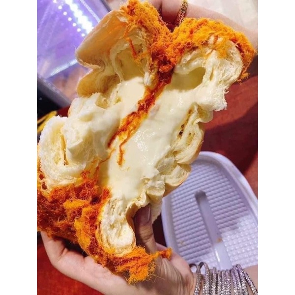 BÁNH MÌ PHÔ MAI TAN CHẢY