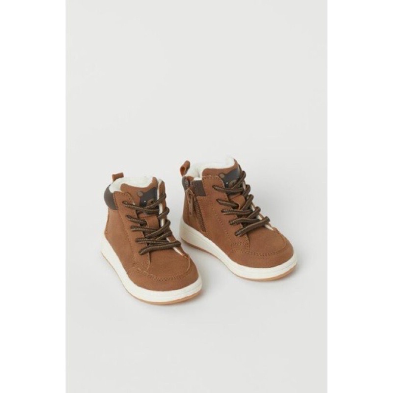 Giày cổ cao Hm auth