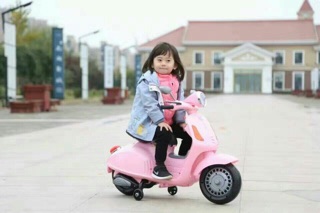 XE MÁY ĐIỆN VESPA CHO BÉ