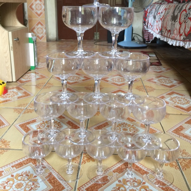 Ly kem mêka trong suốt