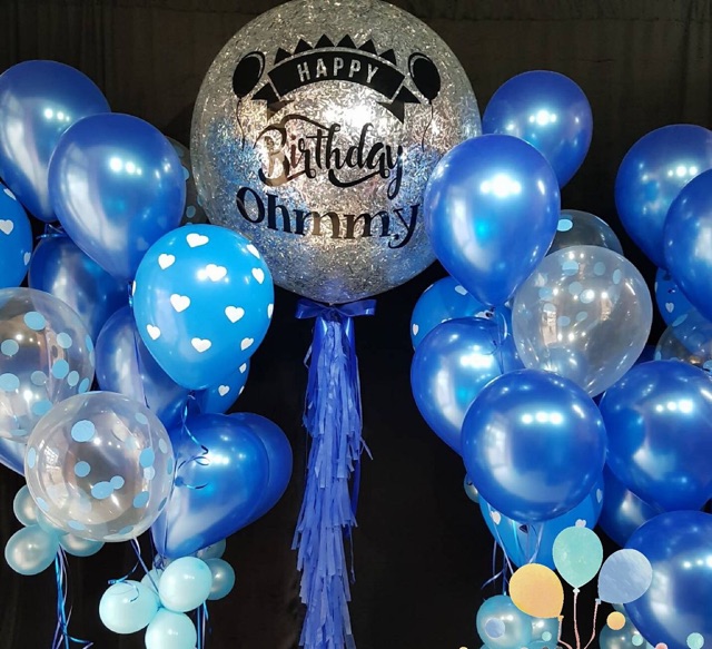 BÓNG TRÒN MÀU XANH TRẮNG NHŨ