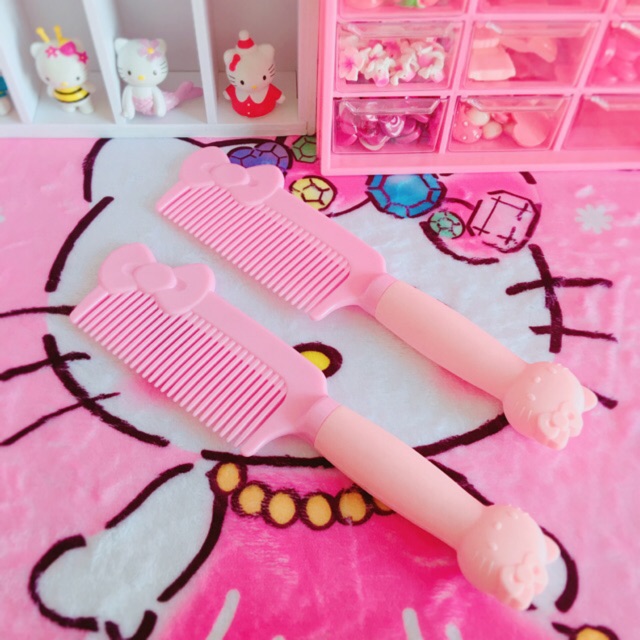 LƯỢC NHỰA HELLO KITTY