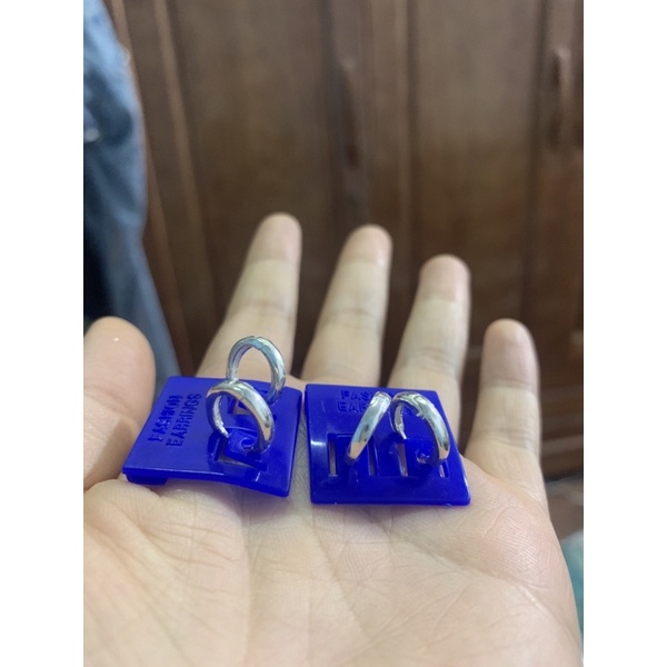 Khuyên tai tròn trơn khóa bấm không đau bạc ta