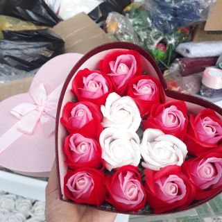 Hộp hoa sáp hình trái tim hộp quà