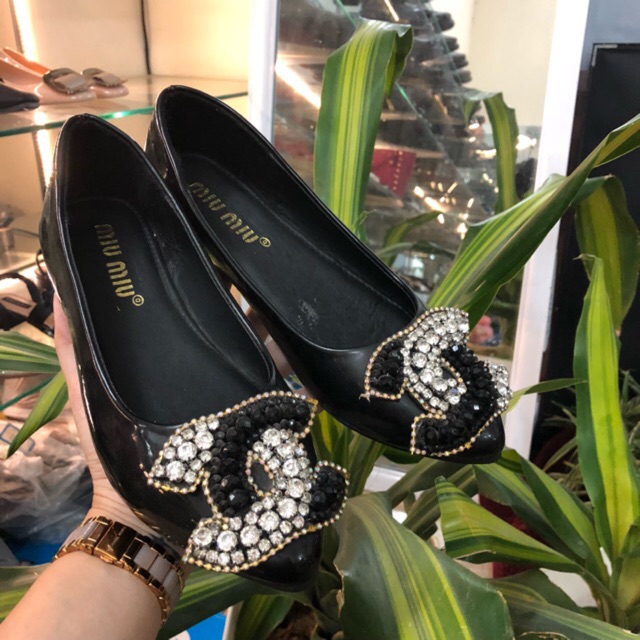 Giày búp bê Chanel đá