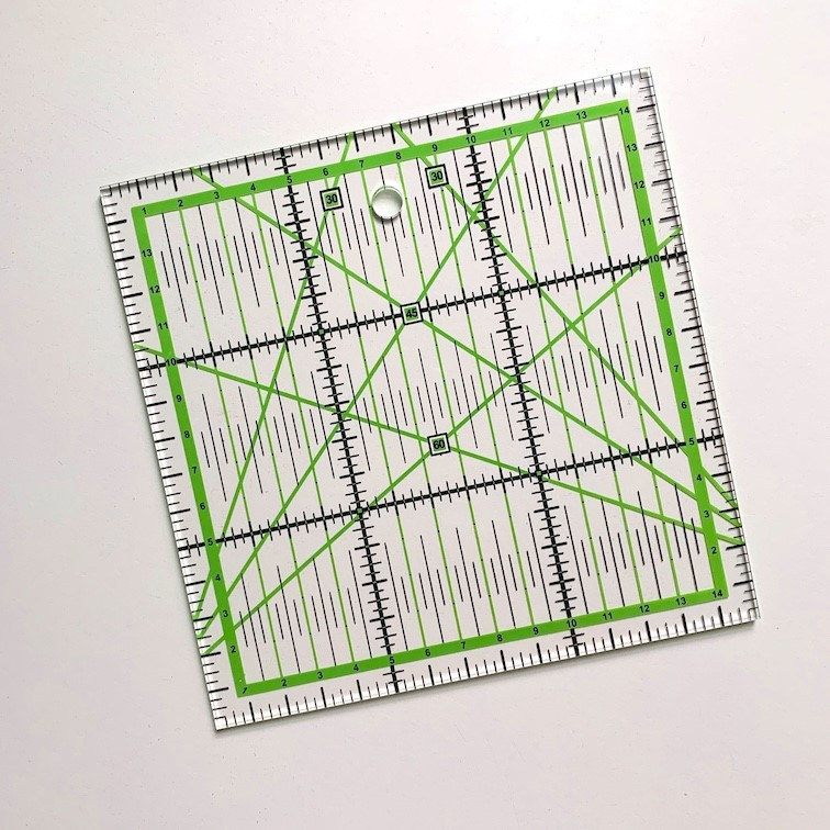 THƯỚC QUILT dùng kẻ, cắt, ghép vải nghệ thuật, đồ thủ công  15x15cm