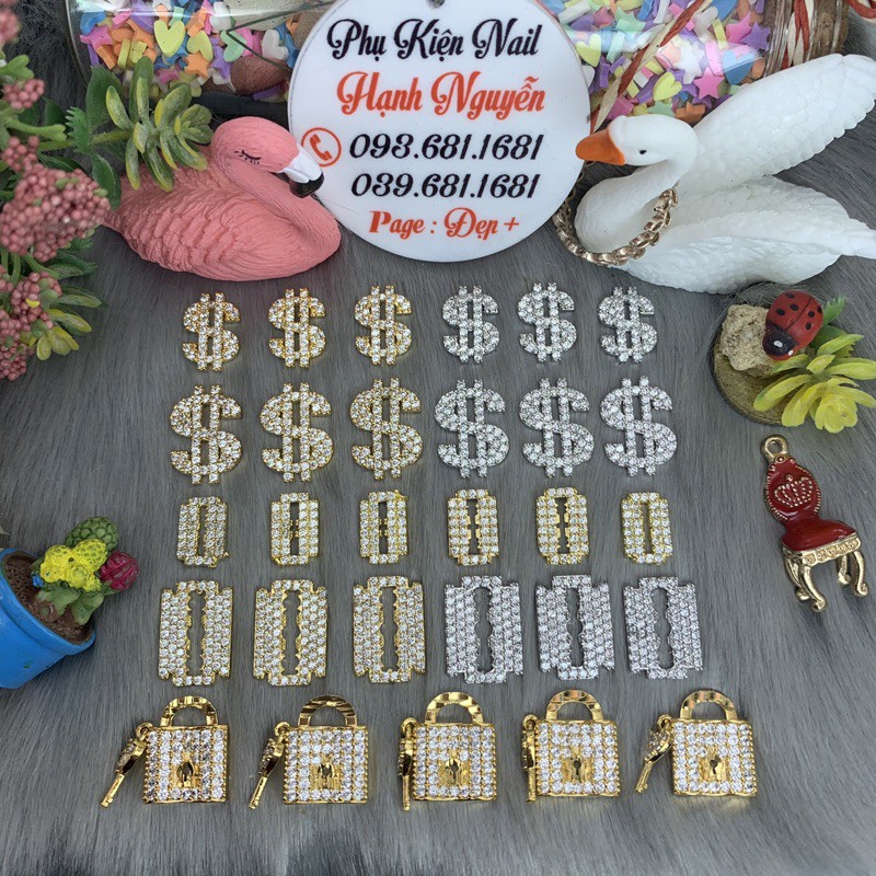 1 Charm Cao Cấp gắn móng Nail:$, H, lưỡi lam
