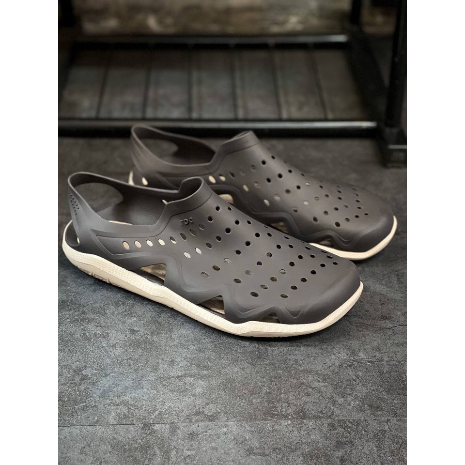 Giày Sandal Cross Swiftwater Wave Men 2, thiết kế sandal bít mũi, nhựa nguyên đôi có lỗ thông thoáng, đế chống trơn tượt