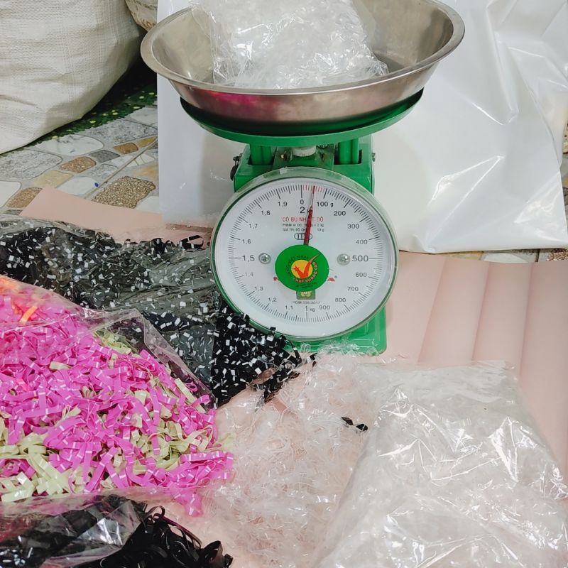 Thun cột tóc đen,nhiều màu,trong suốt
