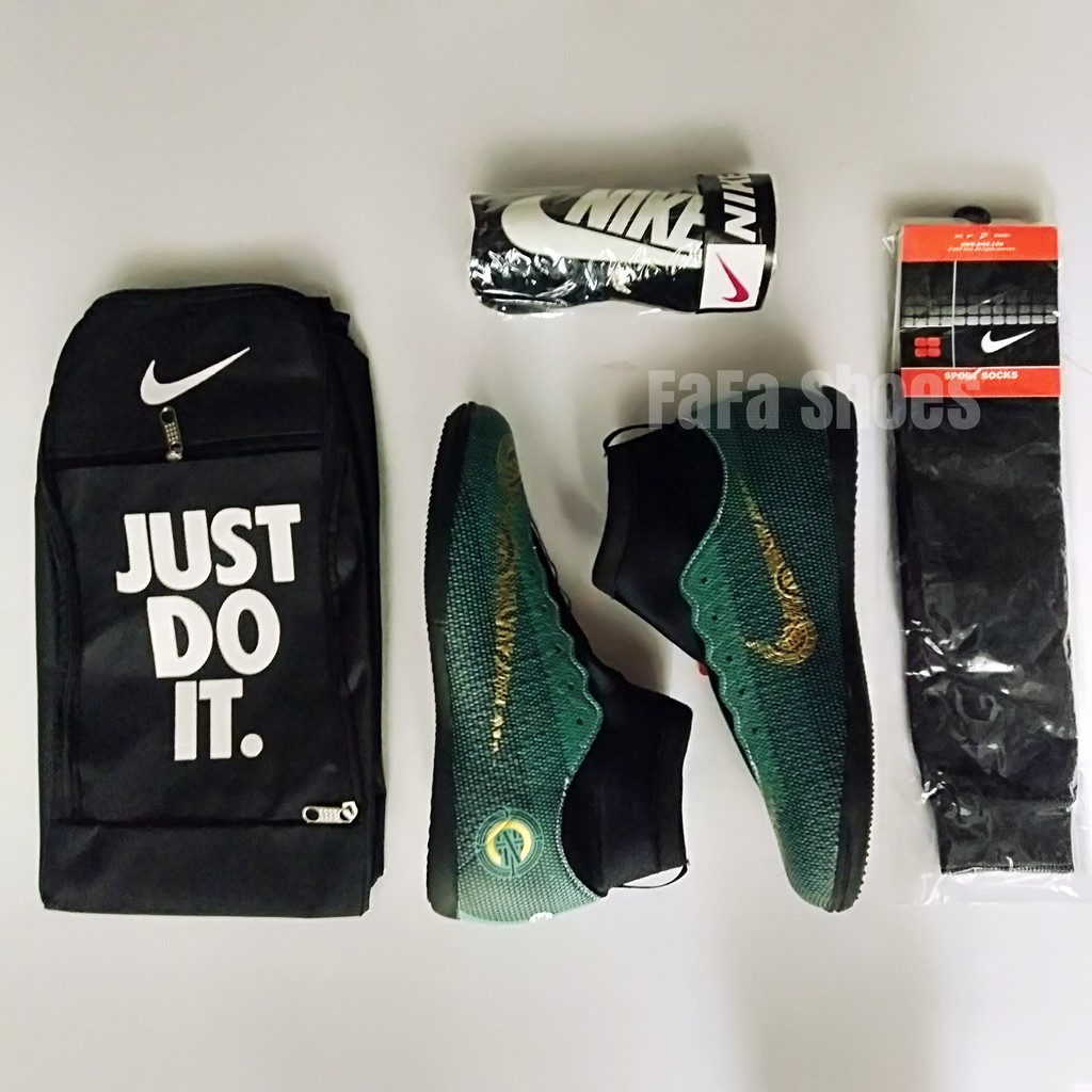 Giày bốt Nike Mercurial thiết kế năng động cá tính