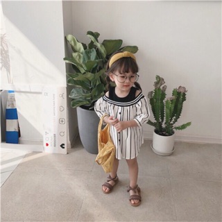 Váy trễ vai cho bé gái