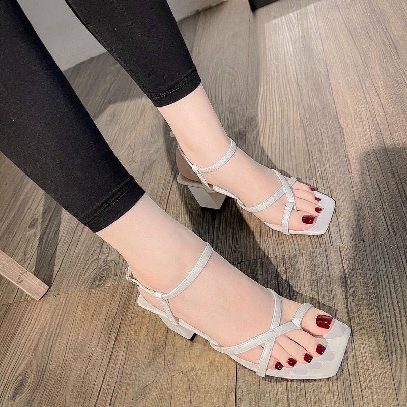 Ảnh thật Sandal nữ xỏ ngón trơn gót trụ cao 7p sang chảnh da lỳ mềm êm chân mã G37