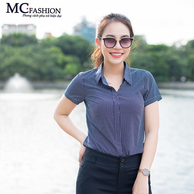 Áo Sơ Mi Nữ - Áo Sơ Mi Công Sở Họa Tiết Kẻ Sọc Cộc Ngắn Tay MC Fashion A631 Màu Tím Than