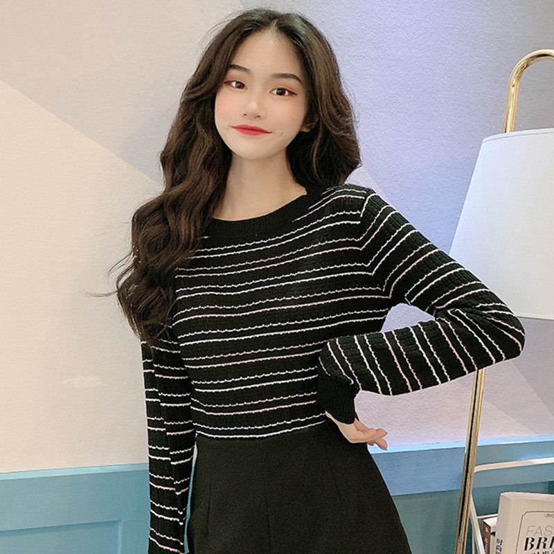 Áo thun gân kẻ sọc phối màu tương phản