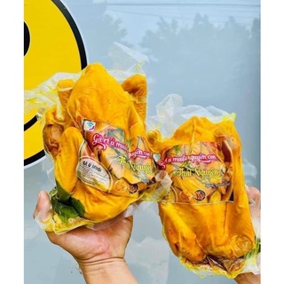 Gà ta ủ muối da giòn nguyên con