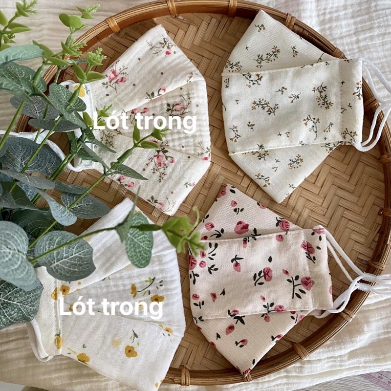 Khẩu trang vải linen in hoa nhí lót vải xô muslin dành cho em bé và người lớn | BigBuy360 - bigbuy360.vn