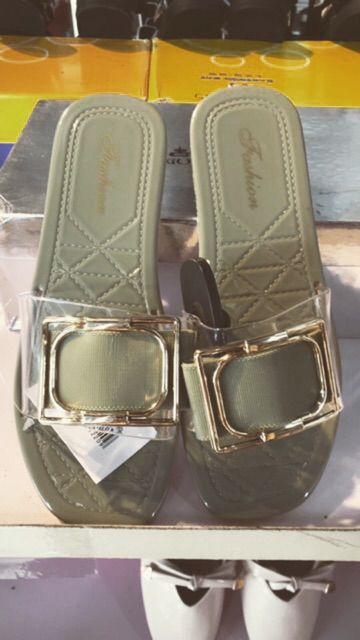 Dép khuy vuông siêu xinh