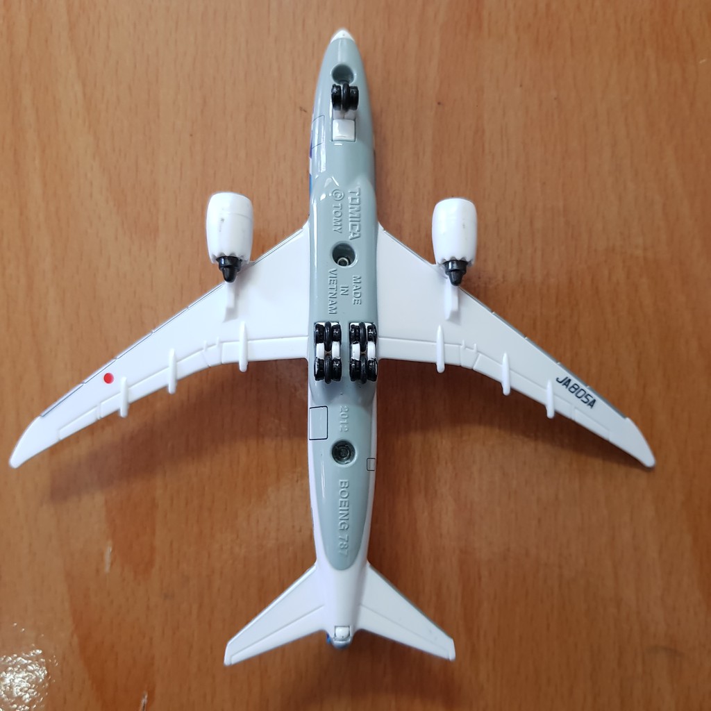 Máy bay mô hình Tomica Boeing 787 Ana